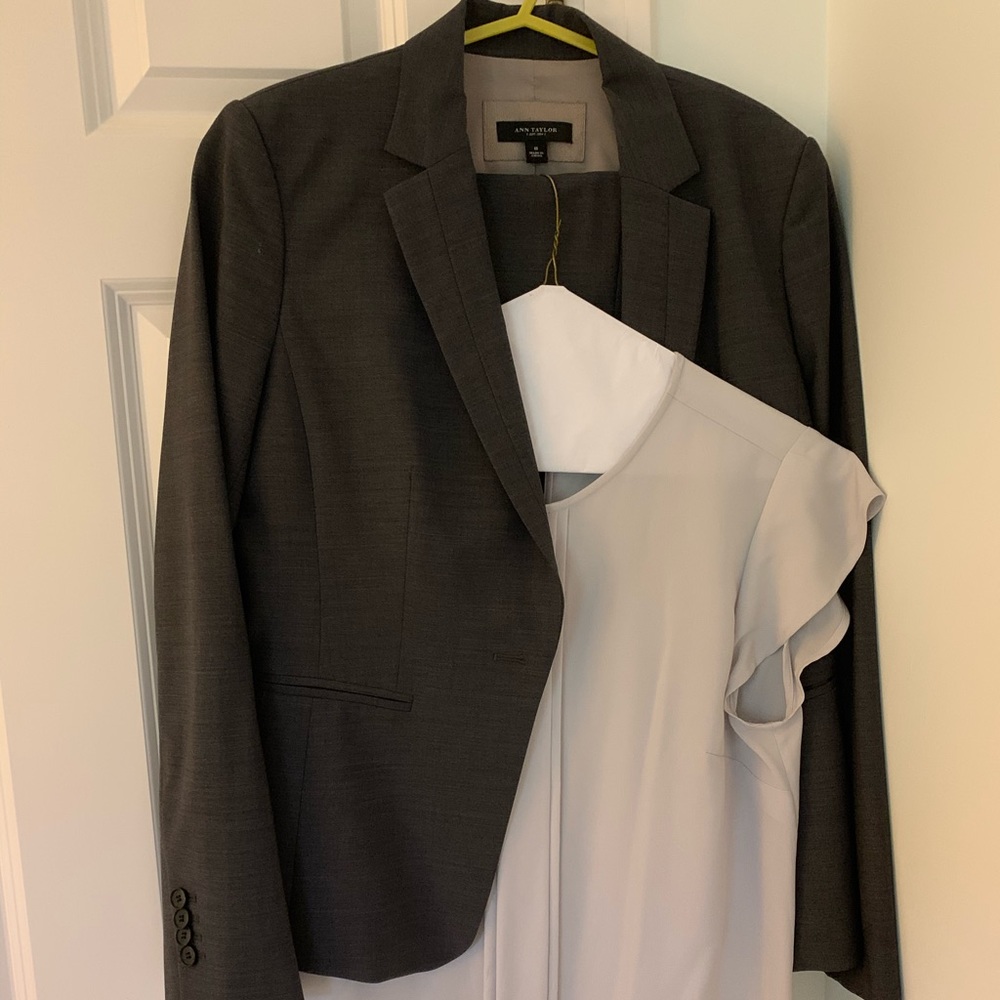 Gray Ann Taylor suit with pencil skirt size 8